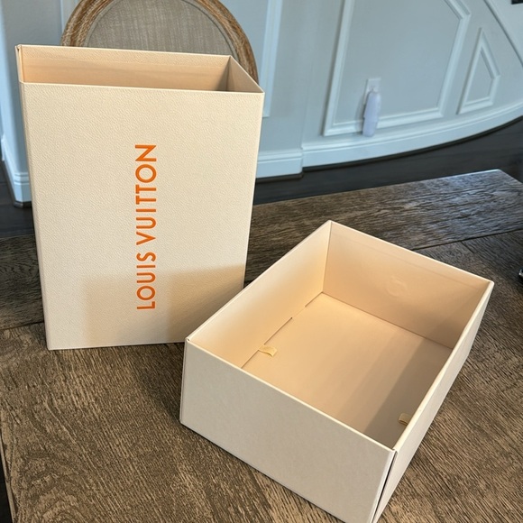 NWOT LOUIS VUITTON FOLDABLE BOX - Picture 8 of 17